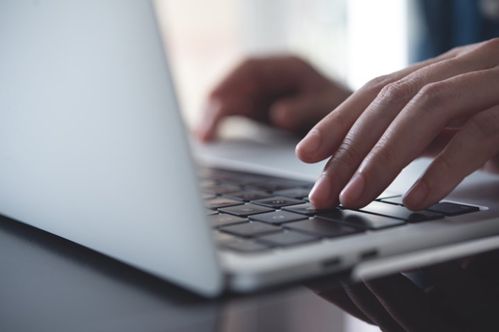 Arbejder Ved Computer